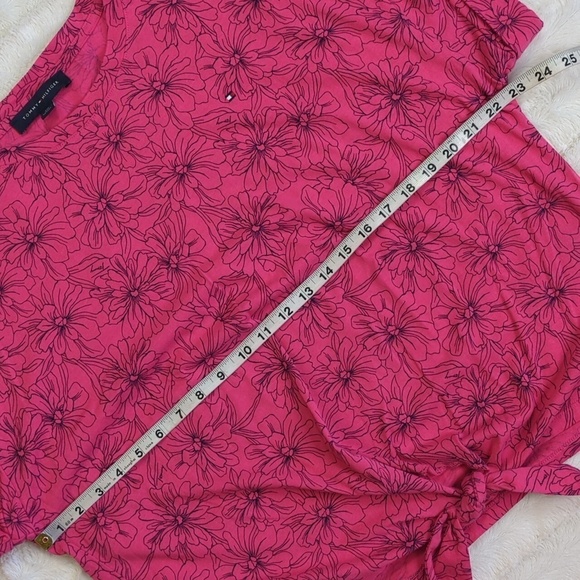 Kitty Rescue! Tommy Hilfiger Floral Tie Front Tee - Picture 6 of 7